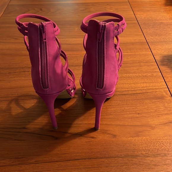 Steve Madden Tito Fuchsia Suede Strappy Stiletto Dress Sandals Size 5.5 - Picture 4 of 9